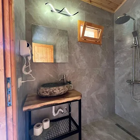 Konaku Kapedani בית הארחה Maliq