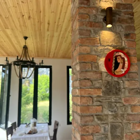 Konaku Kapedani * Maliq