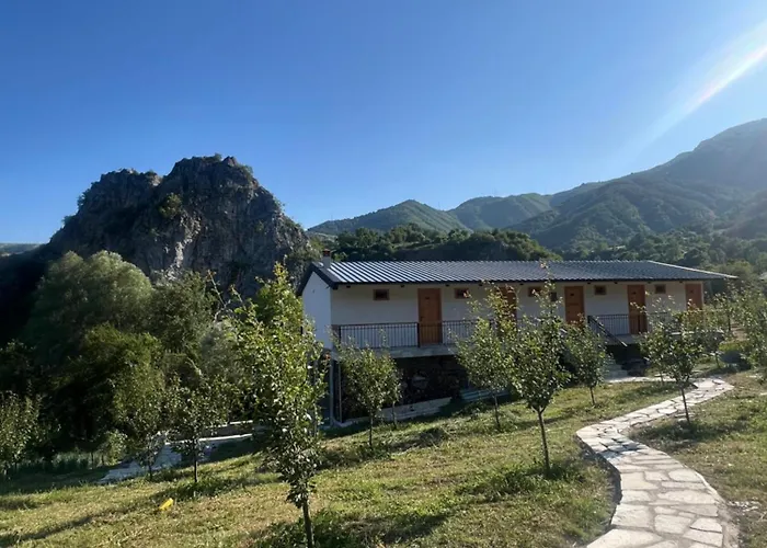 Konaku Kapedani Pensjonat *